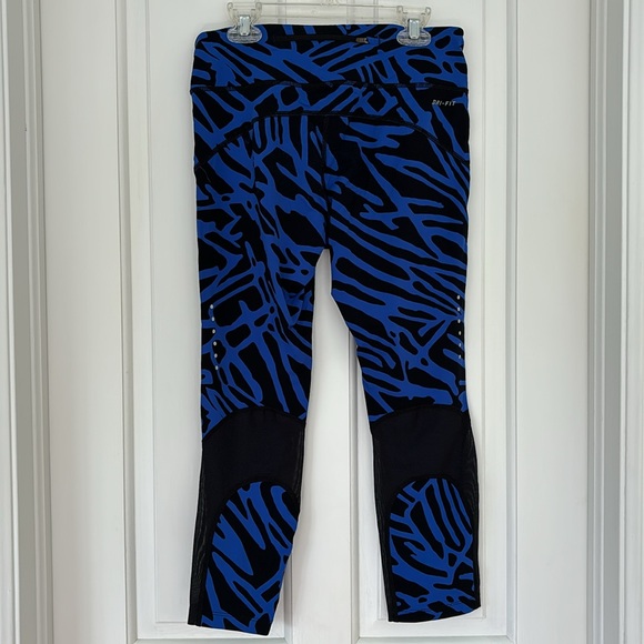 Nike Dri-Fit Running Capri / Cropped Leggings Graphic Black & Blue w/ Mesh Legs - Picture 3 of 14